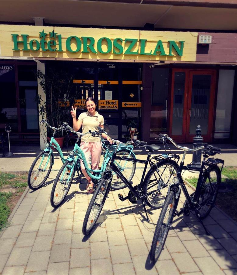 Hotel Oroszlan Szigetvár エクステリア 写真